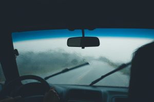 desembaçar os vidros do carro