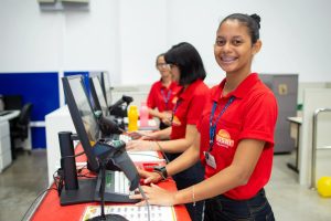 Quanto ganha um empacotador no Assaí, Carrefour e Atacadão em 2026? Veja a média salarial