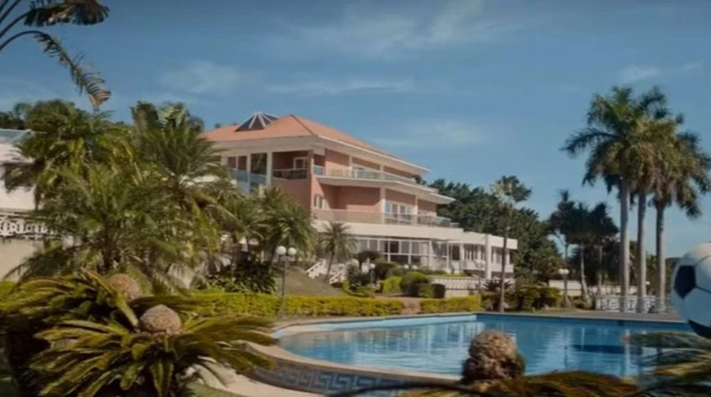 Aos 46 anos, ex-jogador vive em sítio de luxo com 25 hectares e impressiona pelo conforto e exclusividade