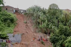 Bebê de 1 ano é a 5ª morte nas chuvas em Pernambuco; 2.000 pessoas estão fora de casa