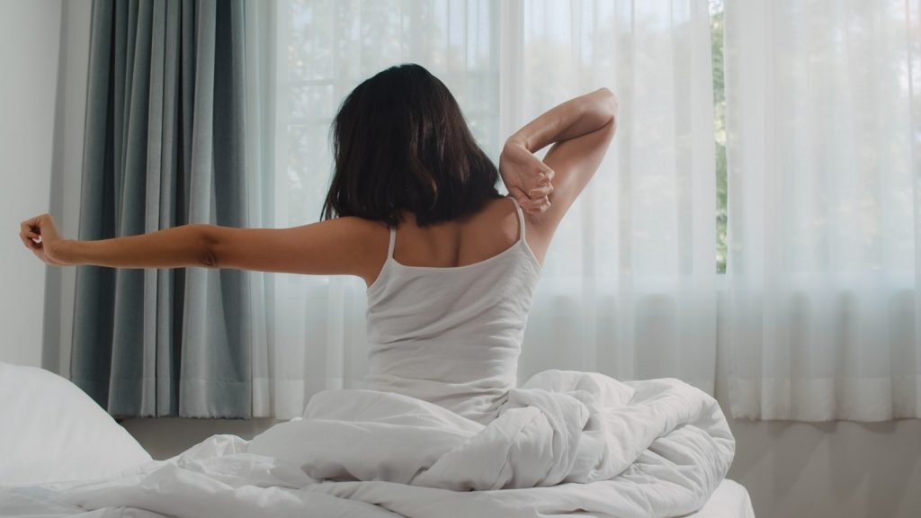 Posição da cama Feng Shui é essencial para melhorar o sono e equilibrar a energia do quarto