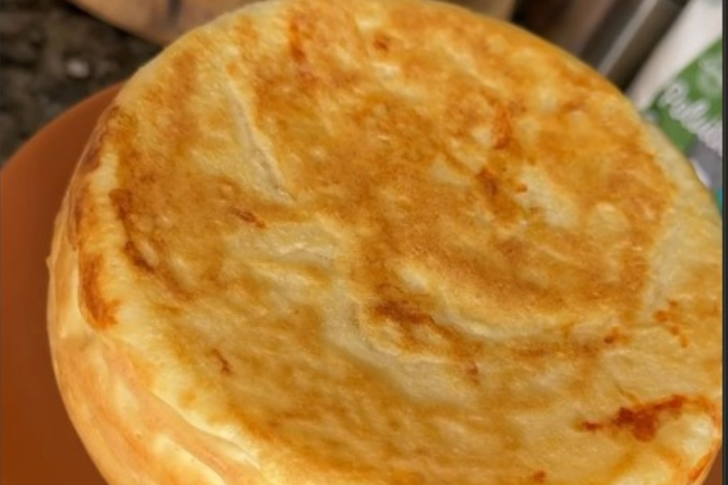 Pão de queijo de panela que fica pronto em minutos