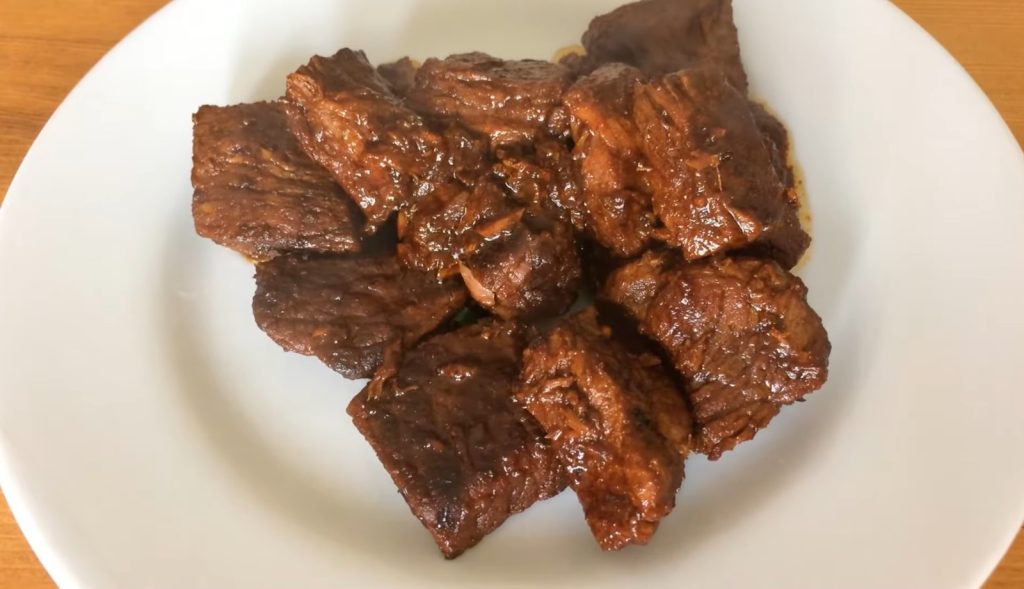 O assado de panela perfeito começa muito antes da pressão — começa na escolha e no preparo da carne