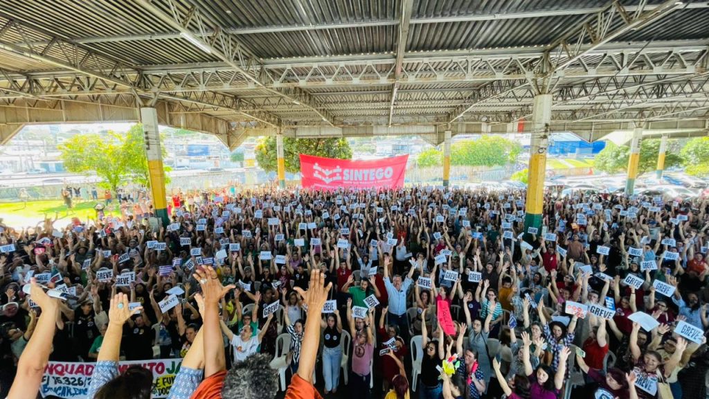 Servidores da Educação aprovaram início da greve. (Foto: Divulgação)