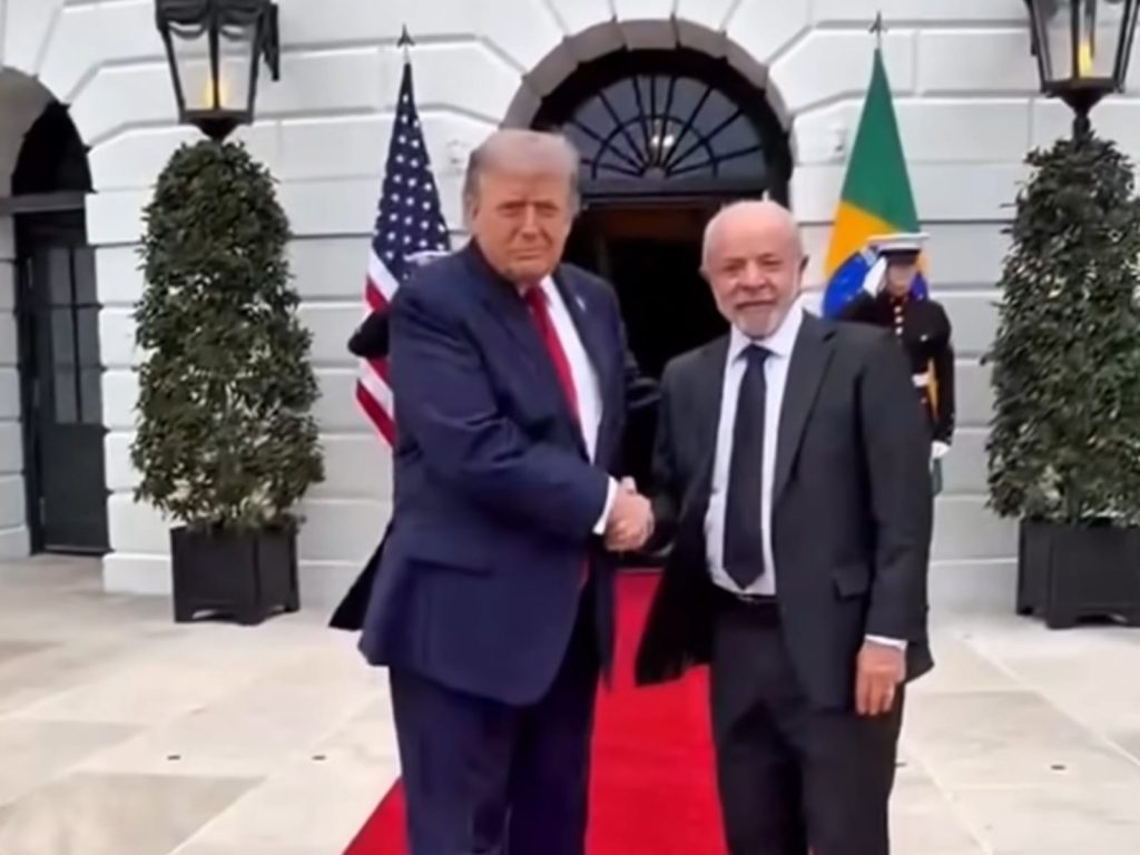 Lula conversa com Trump na Casa Branca, a portas fechadas, por mais de 1 hora