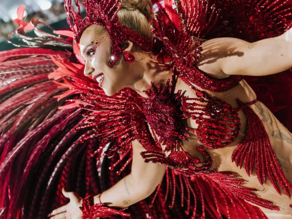 Grande Rio confirma Virginia como rainha de bateria no Carnaval 2027