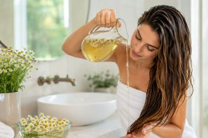 Adeus, cabelos finos e ralo: misturinha potente ajuda na queda de cabelo e fortalece os fios