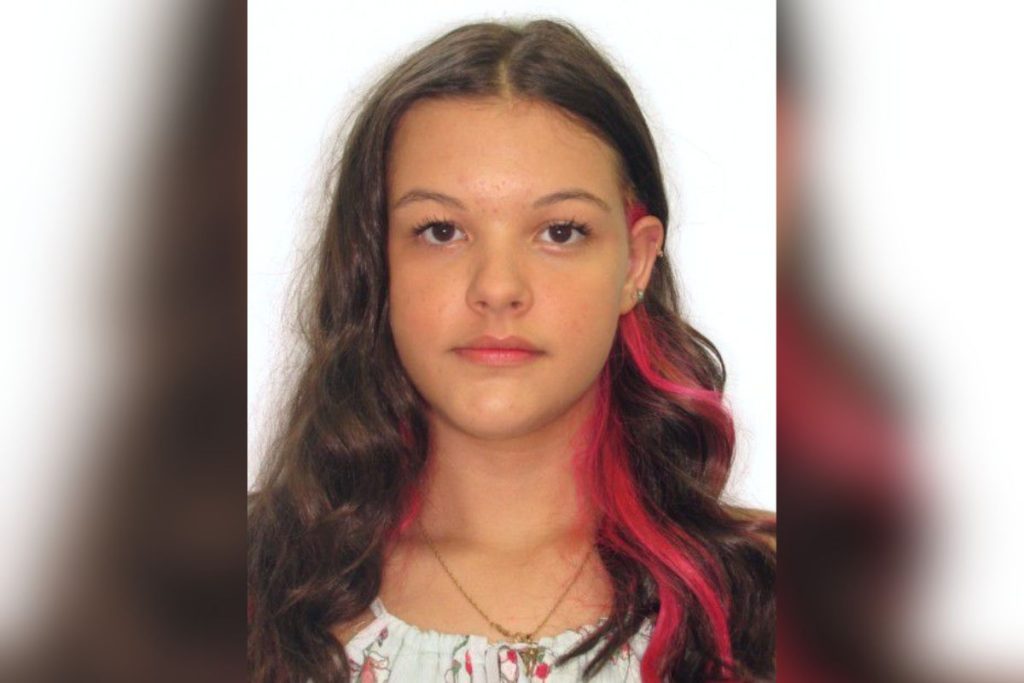 Adolescente morre em circunstâncias misteriosas dentro de casa em Anápolis