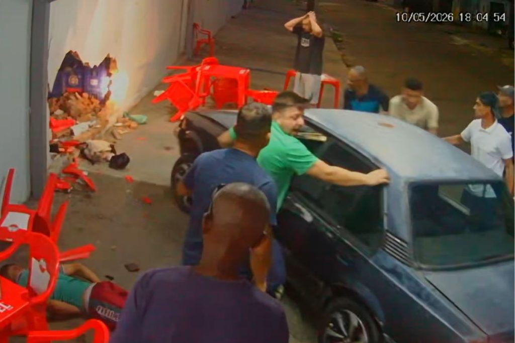 Motorista é linchado em Aparecida de Goiânia após perder controle de carro e atropelar três pessoas