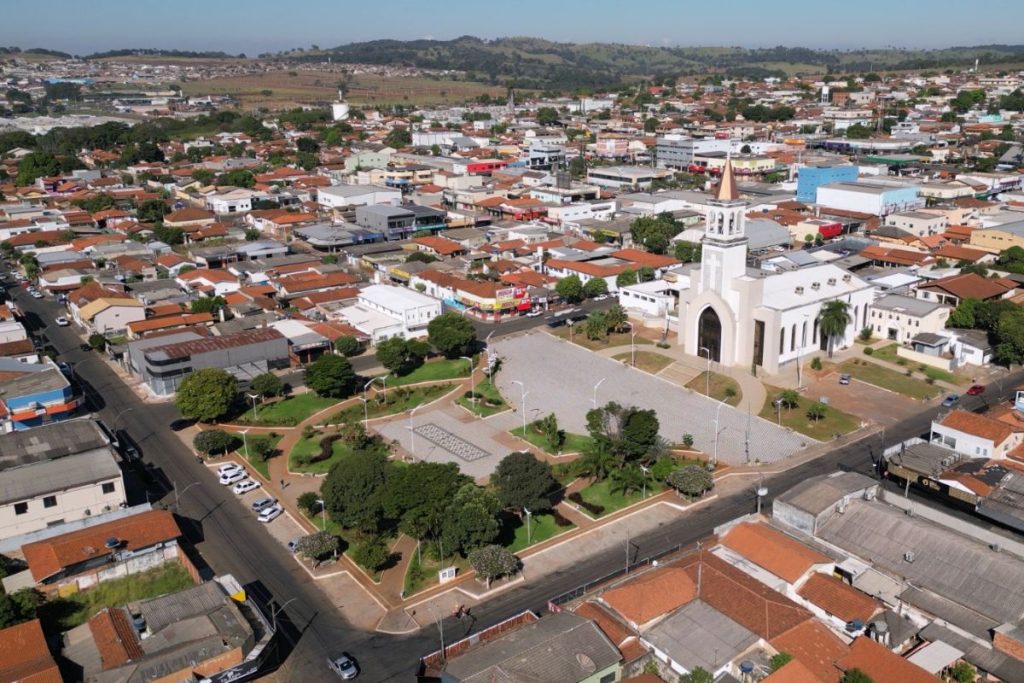 Prefeitura de Nerópolis abre mais de 200 vagas com salários de até R$ 3,6 mil
