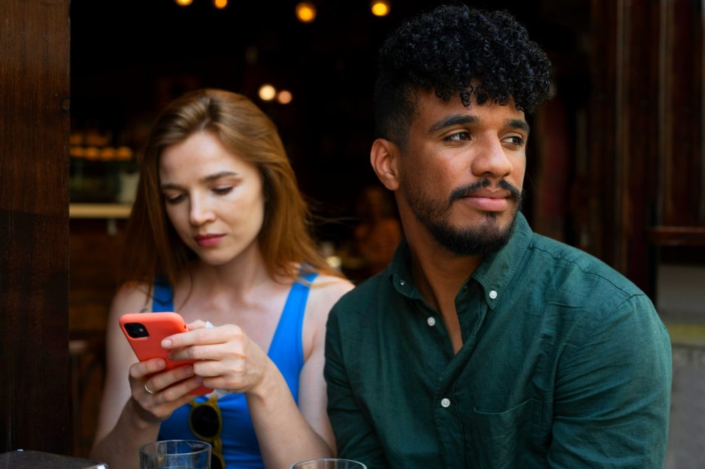 Segundo a psicologia, a necessidade excessiva de ter razão pode esconder inseguranças profundas e experiências emocionais mal resolvidas