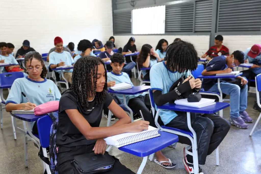 Escolas ficarão fechadas no dia 4 de junho; não haverá aulas na pré-escola, no ensino fundamental ou no ensino médio