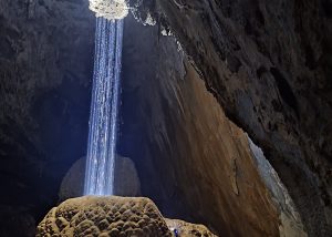 O único chuveiro natural do mundo fica no Brasil, dentro de uma das cavernas mais impressionantes
