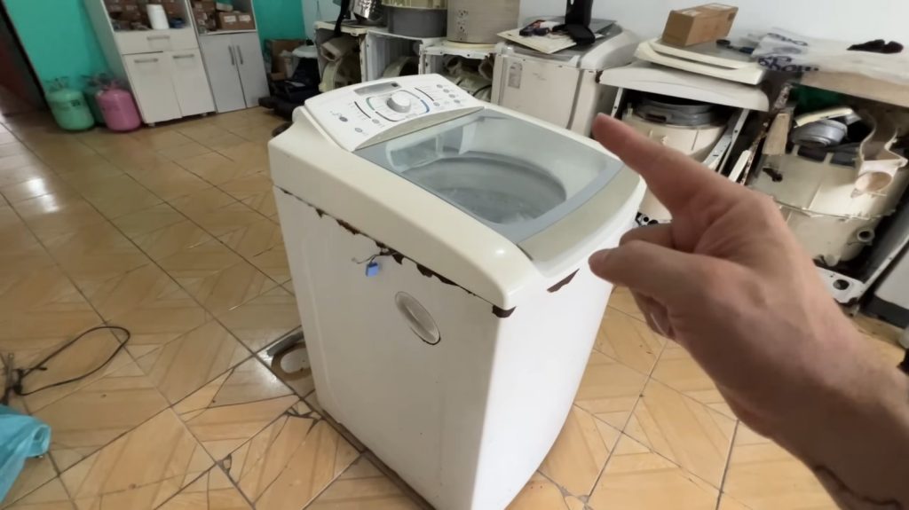 eça da máquina de lavar pode resolver o acúmulo de água de forma rápida e prática