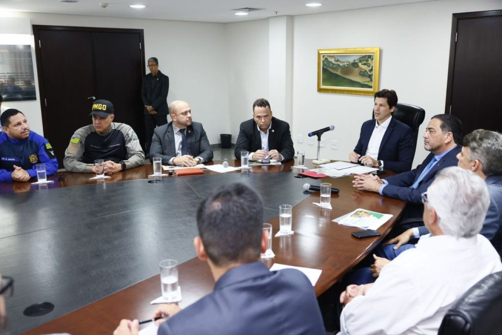 Daniel Vilela anuncia pacote bilionário para valorização das forças de segurança em Goiás