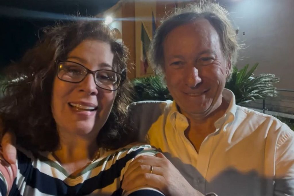 Carla Zambelli é liberada de presídio na Itália após Justiça negar extradição ao Brasil
