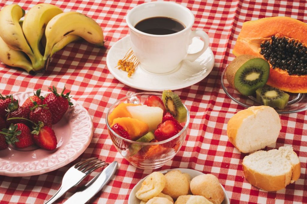 a fruta mais indicada para o café da manhã