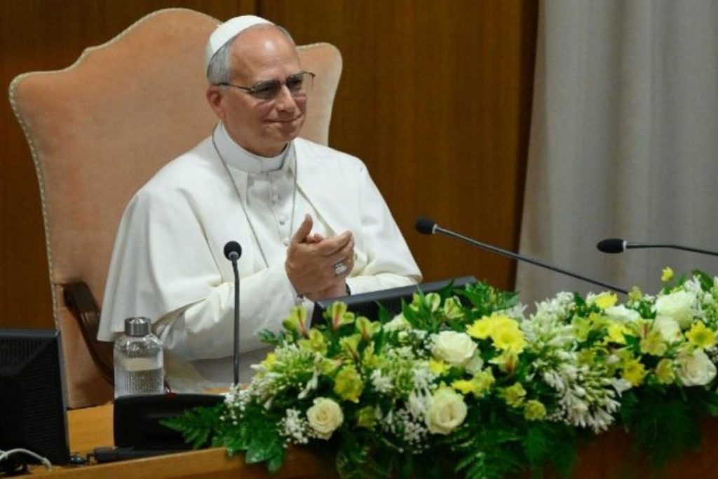 Papa Leão 14 pede desaceleração da IA para impedir que tecnologia domine ser humano