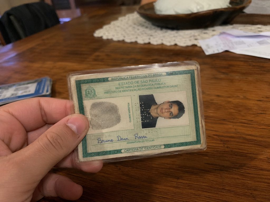 Nova Carteira de Identidade Nacional substitui o RG, usa o CPF como número único e já pode ser solicitada gratuitamente com etapas online