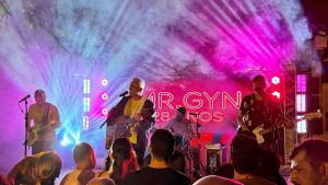 Banda Mr. Gyn durante turnê em comemoração aos 28 anos.