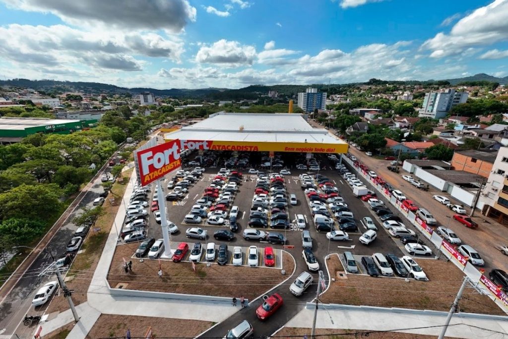 Grupo Pereira sinaliza a compra de nova rede de supermercado