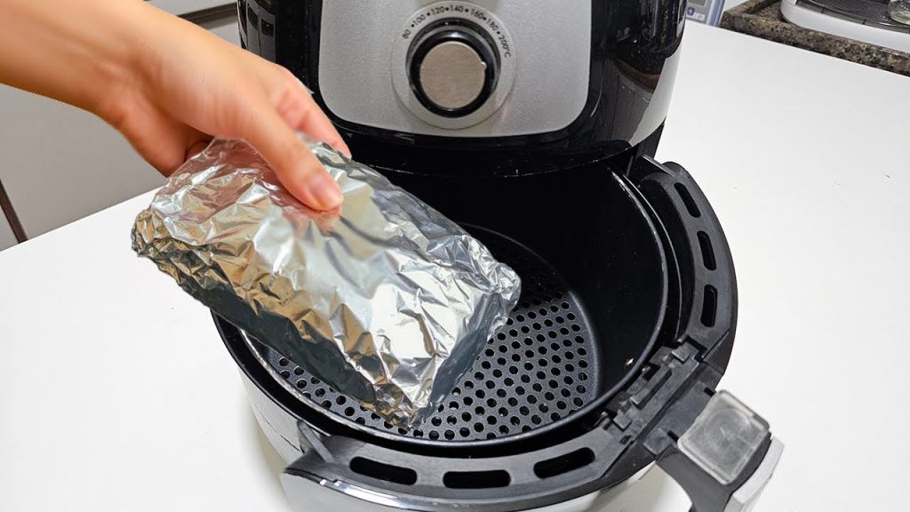 papel-alumínio na Air Fryer