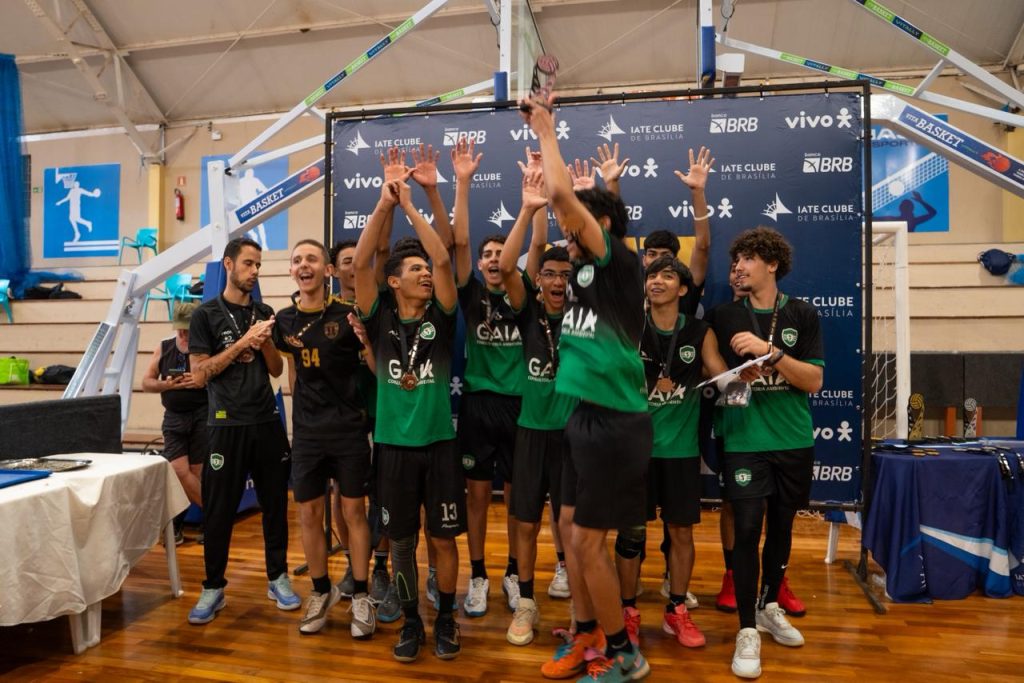 Projeto de vôlei de Anápolis leva equipes sub-17 para torneios nacionais