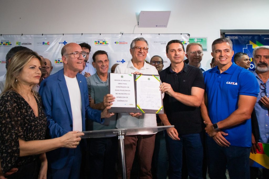 Autoridades federais, estaduais e municipais participam da assinatura da ordem de serviço para construção de duas policlínicas em Aparecida de Goiânia