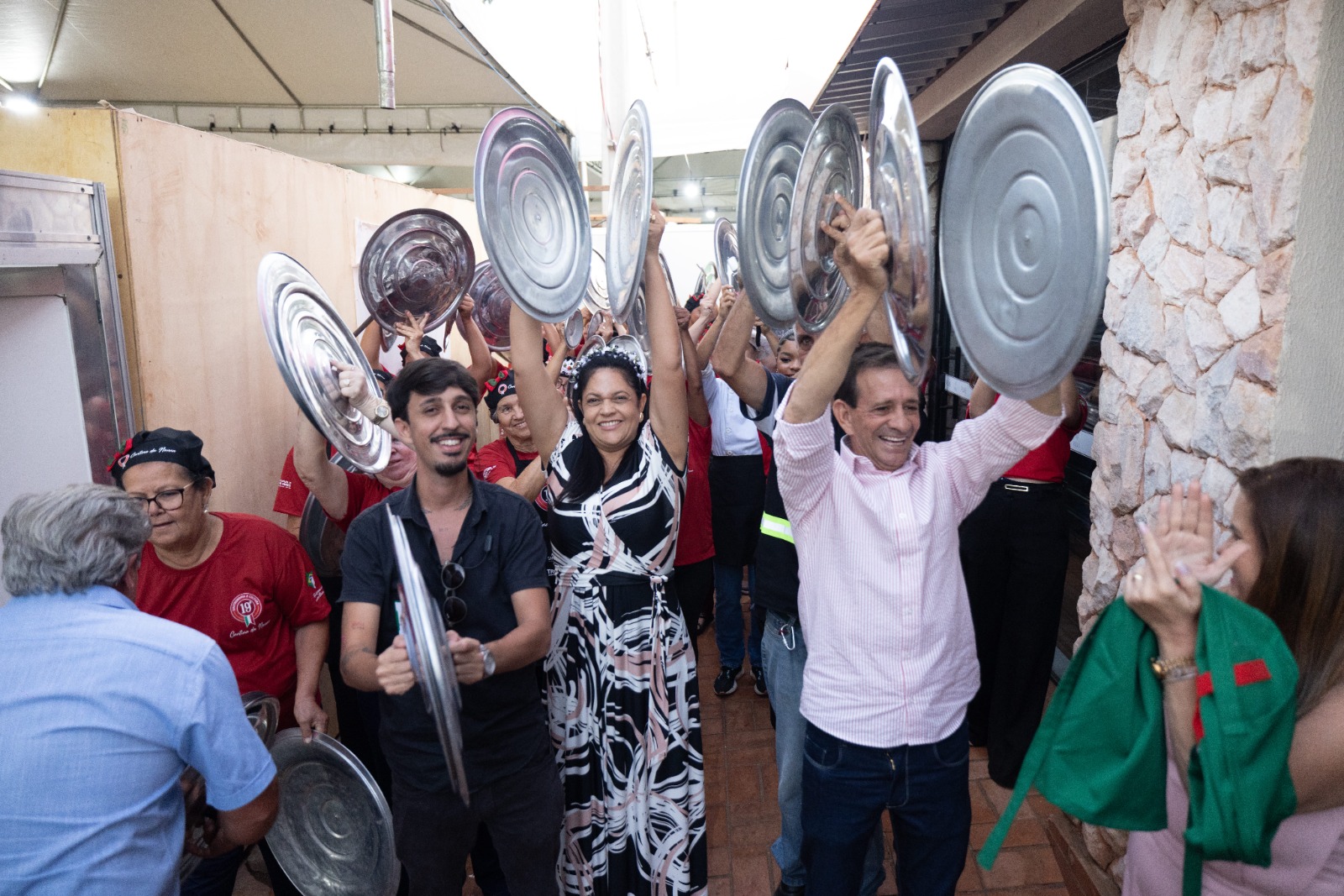 Panelaço é um dos símbolos culturais mais marcantes do festival (Foto: Divulgação)