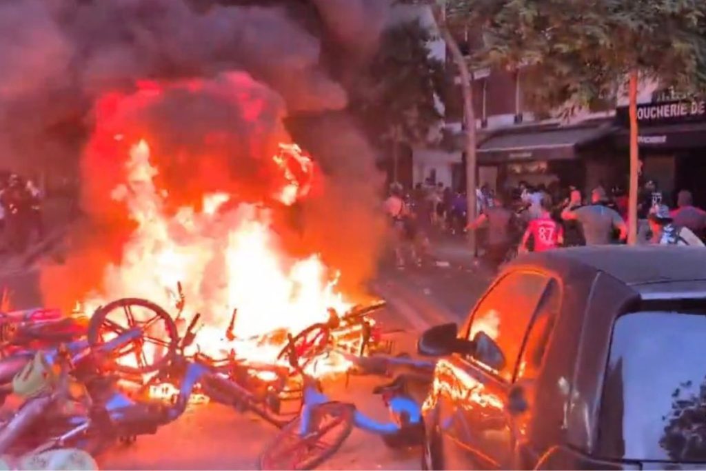 Comemoração de título do PSG tem 416 detidos e ao menos 7 policiais feridos