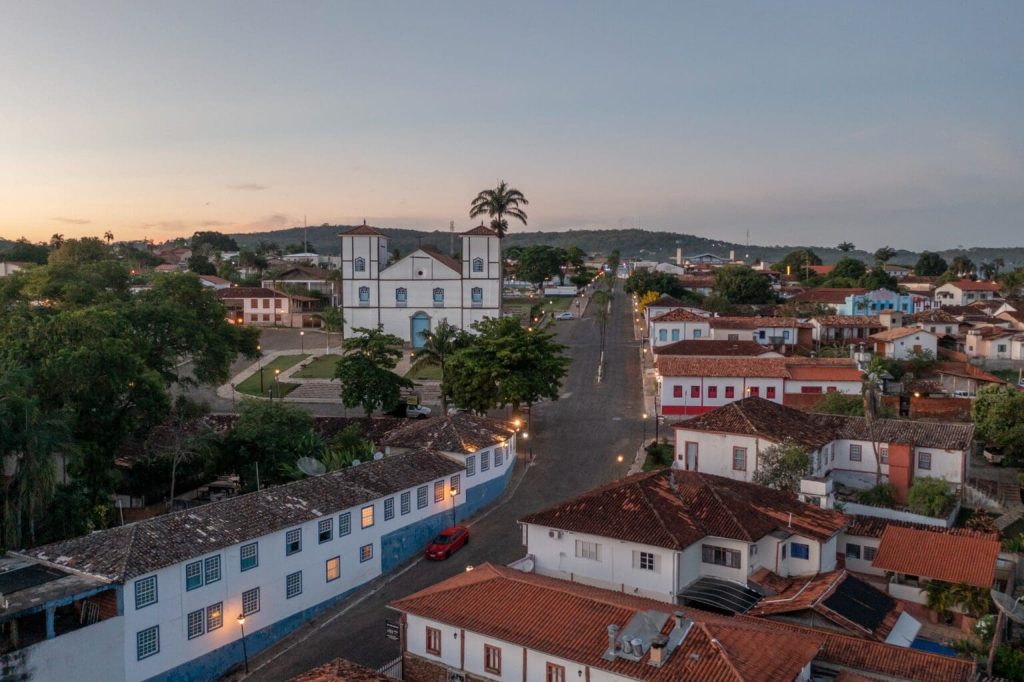 Pirenópolis Suíça Goiana encanta com cachoeiras, arquitetura histórica e fica a poucas horas de Brasília e Goiânia.