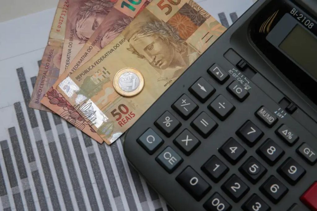 Não é pelo Serasa: advogado explica consultar de graça as dívidas em seu nome