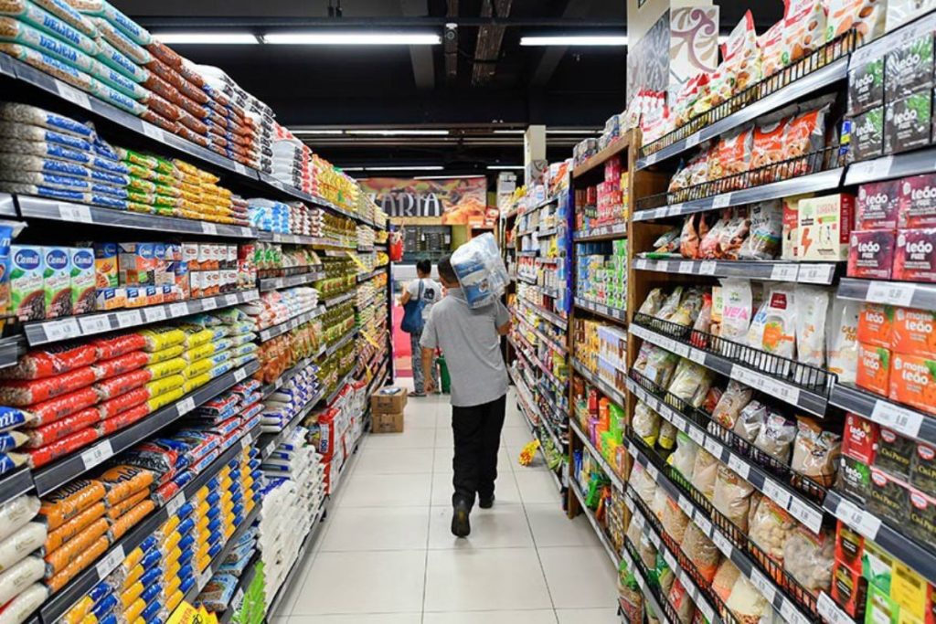 Supermercados só poderão funcionar até 11h aos domingos e feriados em Goiás