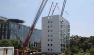 O prédio de 10 andares construído em menos de 29 horas que pode mudar a construção civil