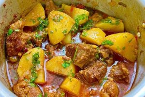 Carne de panela perfeita fica macia, suculenta e cheia de sabor quando o preparo respeita cada etapa do cozimento