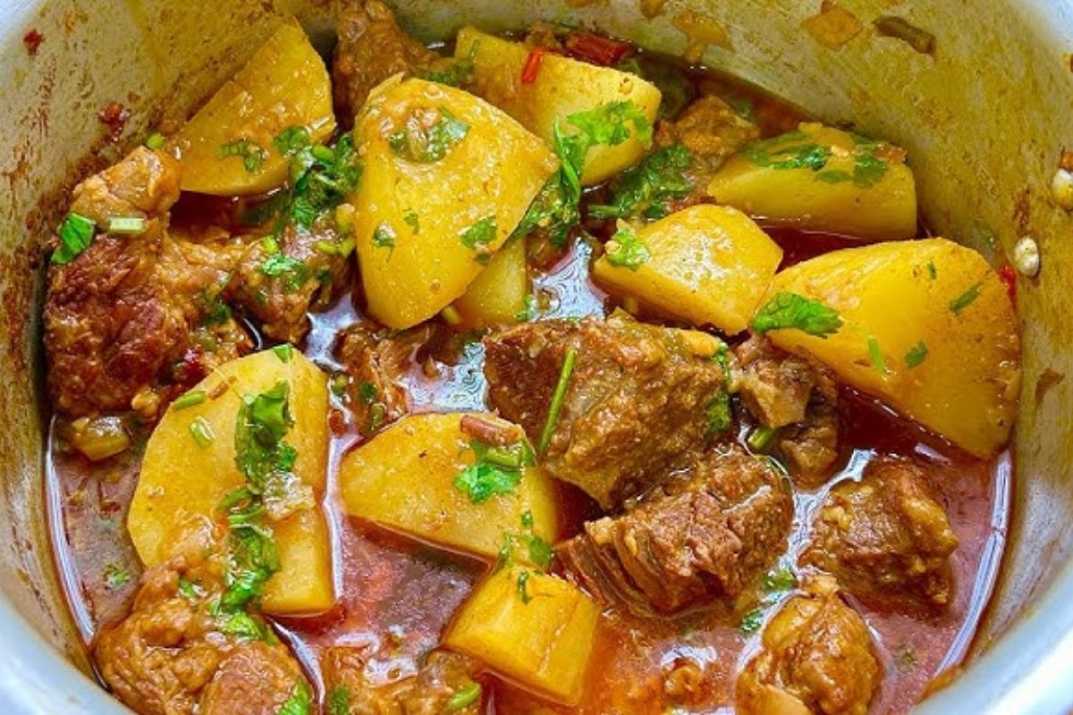 Carne de panela perfeita fica macia, suculenta e cheia de sabor quando o preparo respeita cada etapa do cozimento