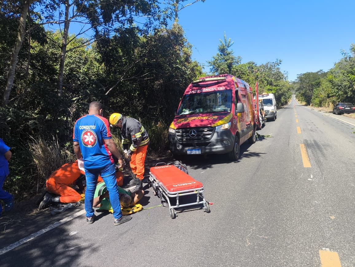 Idoso e nora que estavam desaparecidos são encontrados mortos após carro cair em ribanceira
