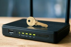 Colocar uma chave em cima do roteador de internet: por que é recomendado e para que serve