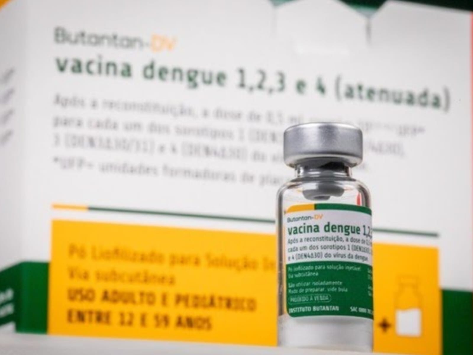 SUS suspende uso de vacina da dengue do Butantan após reações adversas