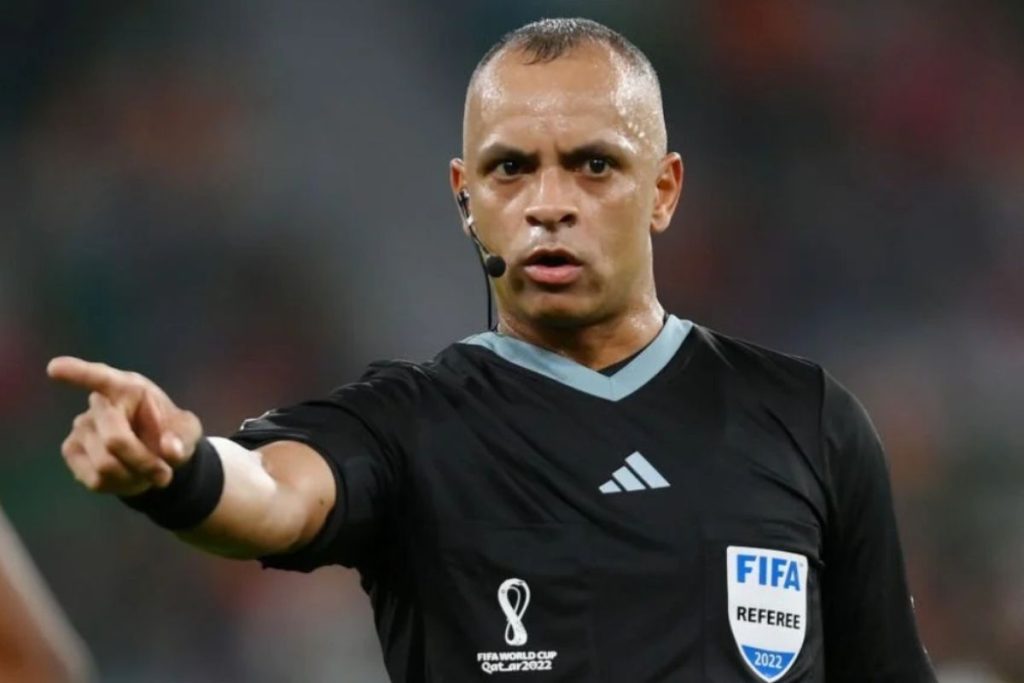 Árbitro goiano é escolhido pela Fifa para apitar jogo de abertura da Copa do Mundo de 2026