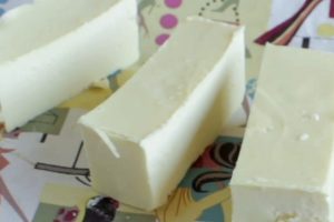 Sabão brilha-alumínio sem soda: pode ser feito em casa com poucos ingredientes