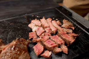 As Carnes Para Churrasco escolhidas pelo açougueiro se destacam pelo marmoreio, pela textura e pela intensidade de sabor