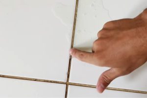 Como limpar piso encardido com apenas um ingrediente simples da cozinha