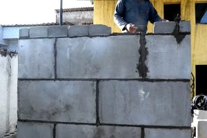 Brasil troca tijolo baiano por bloco usado na Alemanha e Suécia: material promete casas mais frescas e economia na conta de energia