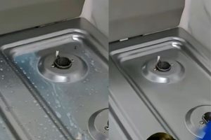 Método para limpar fogão engordurado viraliza por usar ingredientes que costumam estar disponíveis em casa