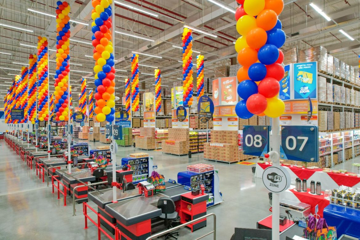 Supermercados como Assaí e Carrefour podem ser penalizados se não tiverem estes itens obrigatórios