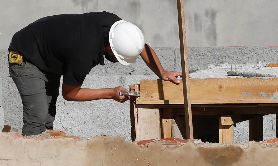 Quanto custa construir uma casa de 100 metros quadrados em junho de 2026?