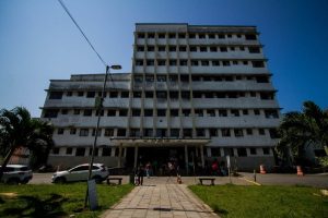 Mulher que deu à luz no chão de hospital em PE deve ser indenizada em R$ 25 mil, decide Justiça