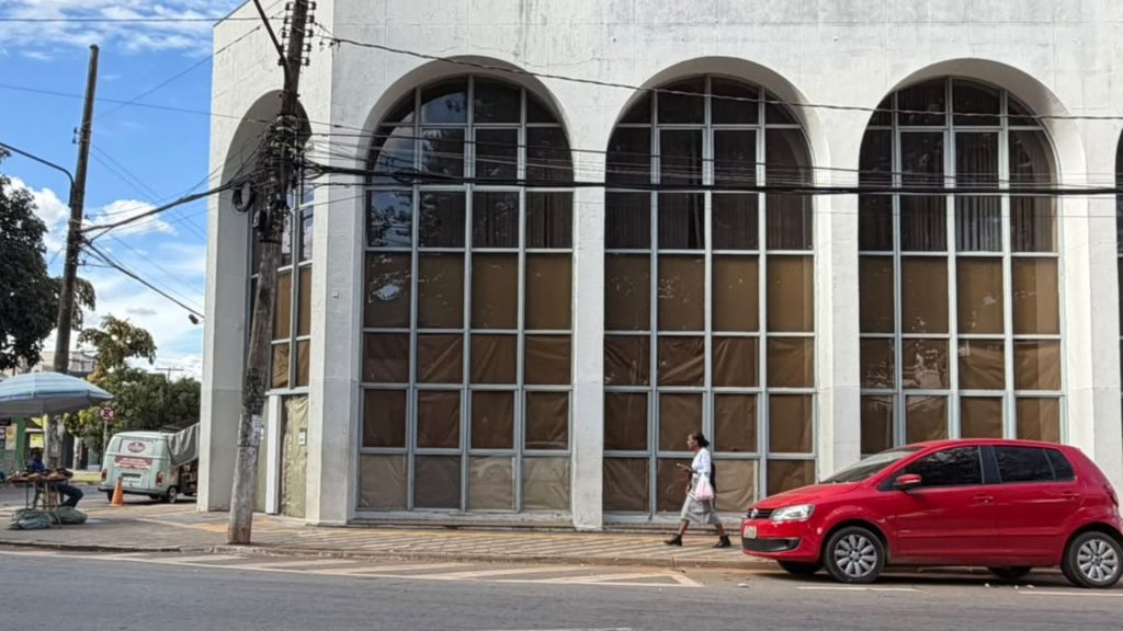 Agência da Santander no Centro de Anápolis encerrou as atividades.