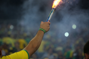 Multa de até R$ 10 mil: Aparecida de Goiânia faz alerta para quem for comemorar gols da Copa com fogos de artifício